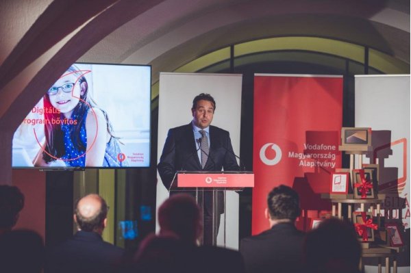 Dupláz a Vodafone Alapítvány