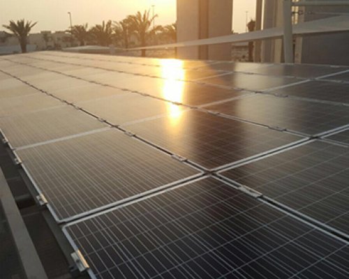 Dubaj fenntartható városa az ABB inverterein keresztül a napból nyeri a villamos energiát