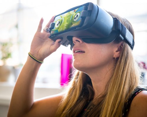 A Telekom virtuális valóság játékkal segíti a demenciakutatást