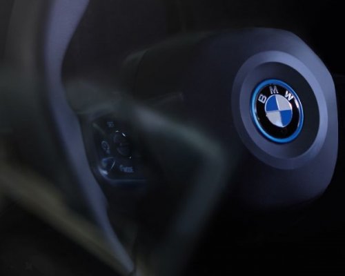 Tökéletes kontroll, tökéletes rálátás: a BMW iNEXT sokszögletű kormánya